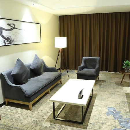 Zhi Hui Tang Feng Ze Hotel Чънду Екстериор снимка