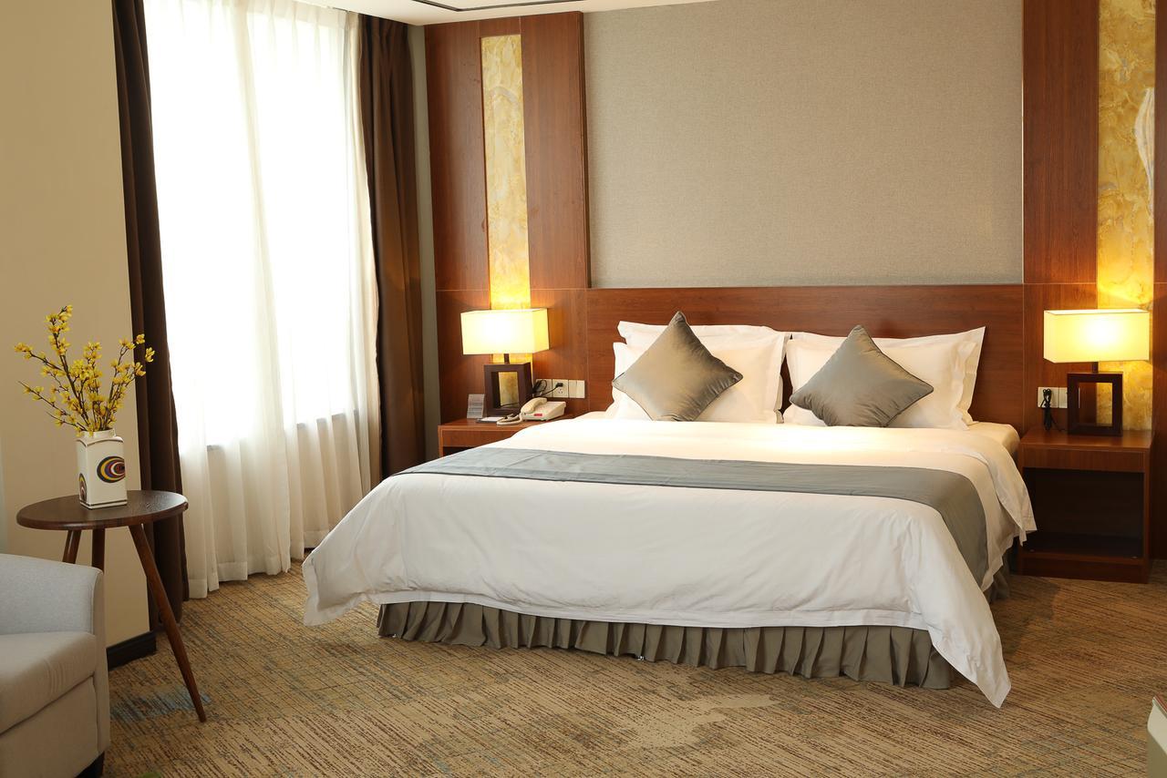 Zhi Hui Tang Feng Ze Hotel Чънду Екстериор снимка