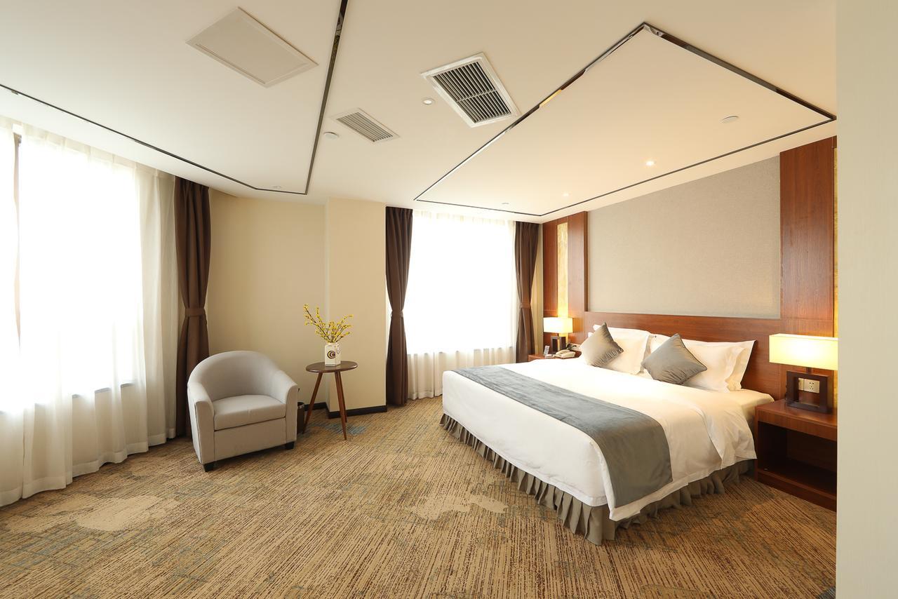 Zhi Hui Tang Feng Ze Hotel Чънду Екстериор снимка