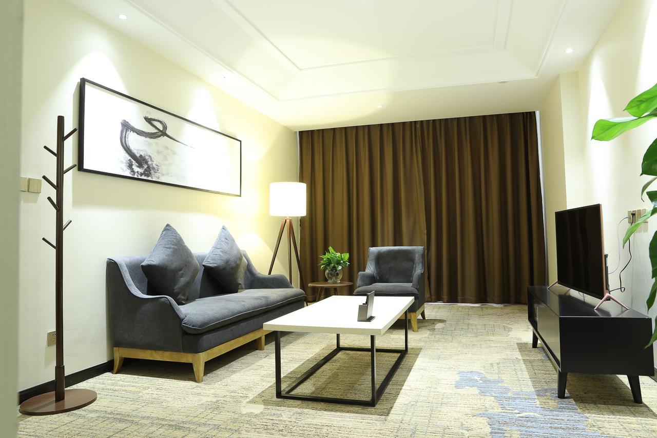 Zhi Hui Tang Feng Ze Hotel Чънду Екстериор снимка