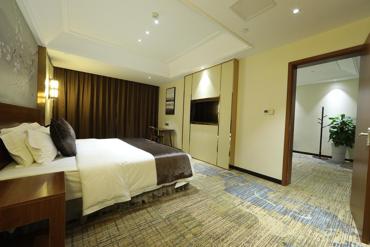 Zhi Hui Tang Feng Ze Hotel Чънду Екстериор снимка