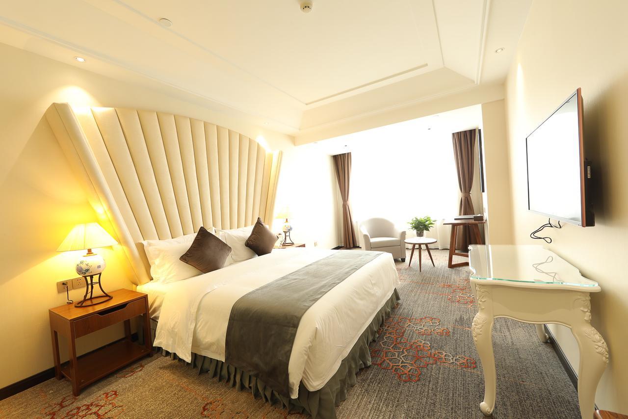 Zhi Hui Tang Feng Ze Hotel Чънду Екстериор снимка