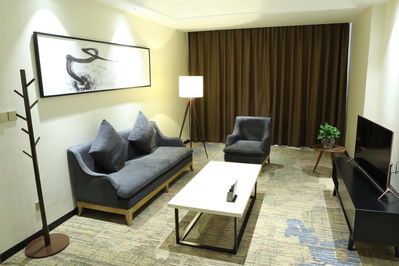 Zhi Hui Tang Feng Ze Hotel Чънду Екстериор снимка
