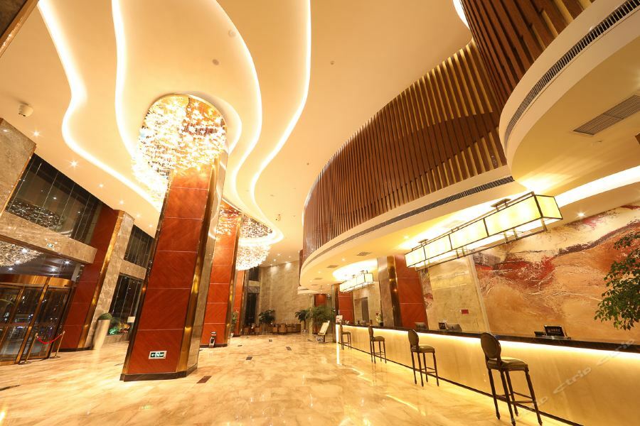 Zhi Hui Tang Feng Ze Hotel Чънду Екстериор снимка