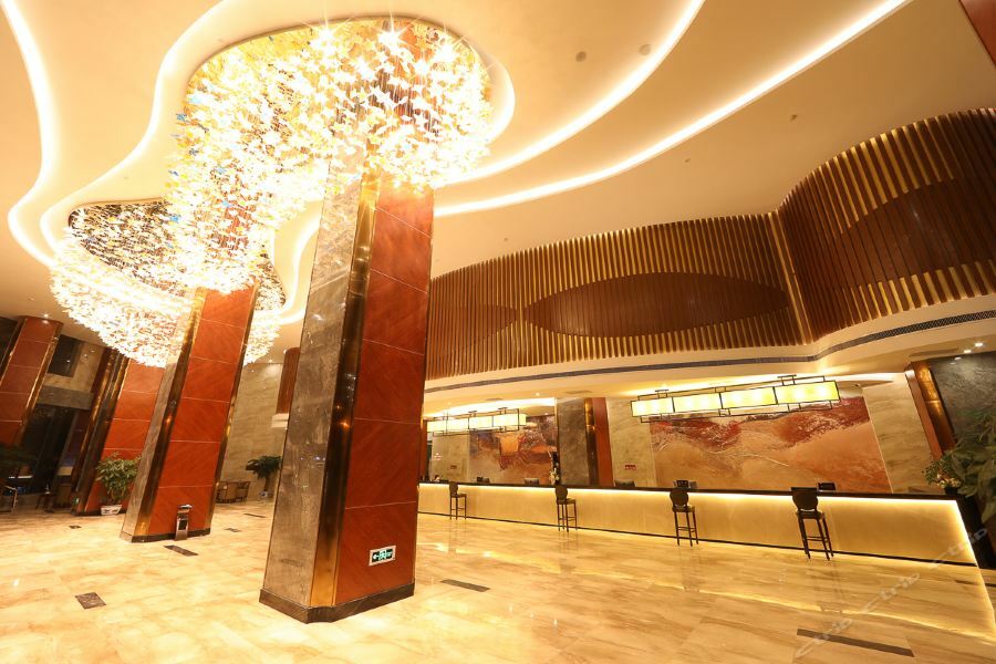 Zhi Hui Tang Feng Ze Hotel Чънду Екстериор снимка